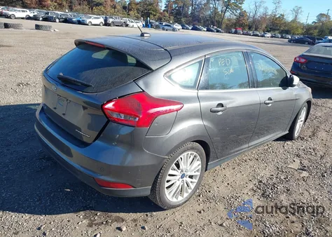 2018 Ford Focus Titanium z USA, uszkodzony, nr VIN 1FADP3N21JL262656